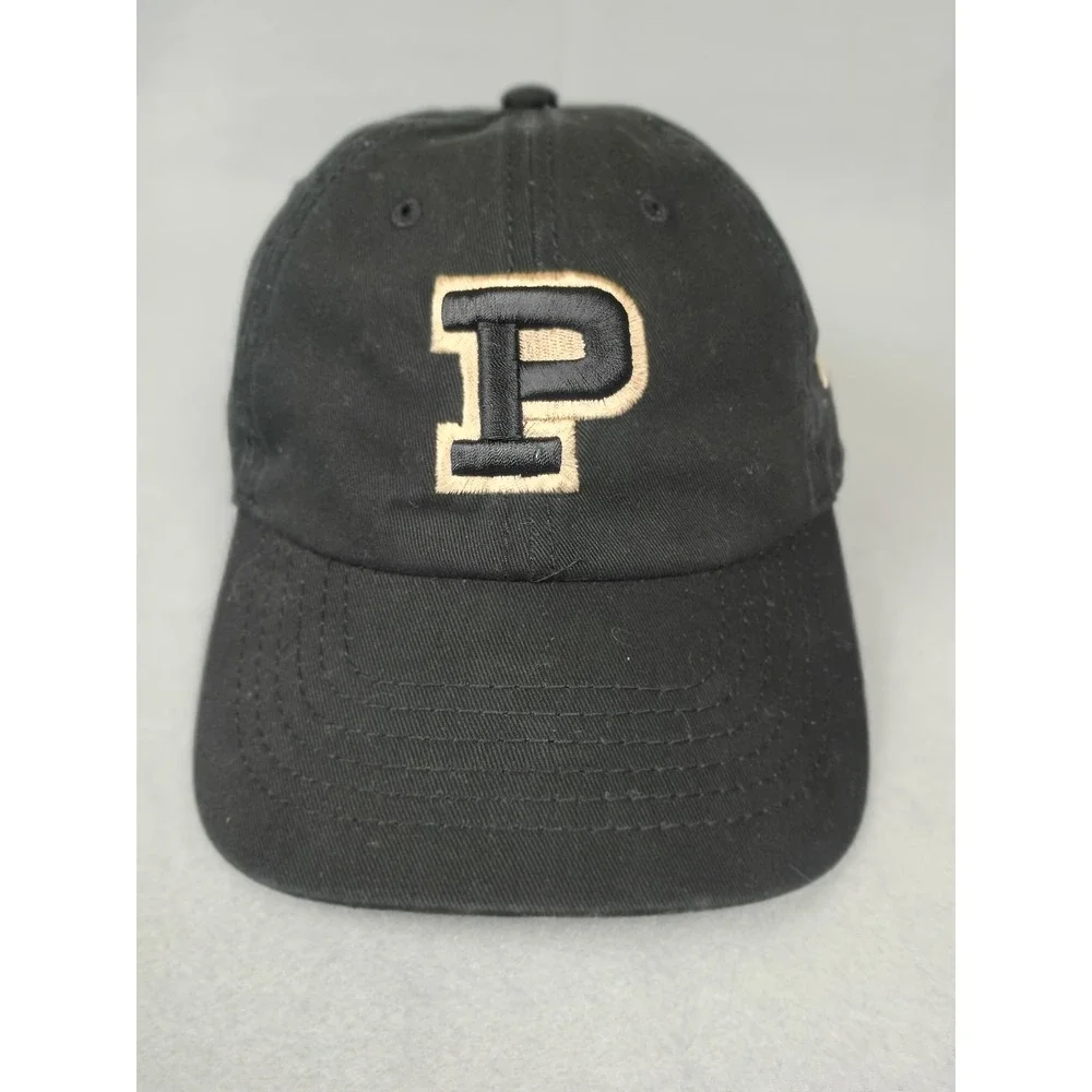 City Hunter C-91 Mens Black Embroidered P Logo Strapback Baseball Hat Cap